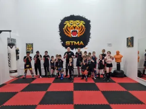Muay Thai Reading: Train the Art of Eight Limbs